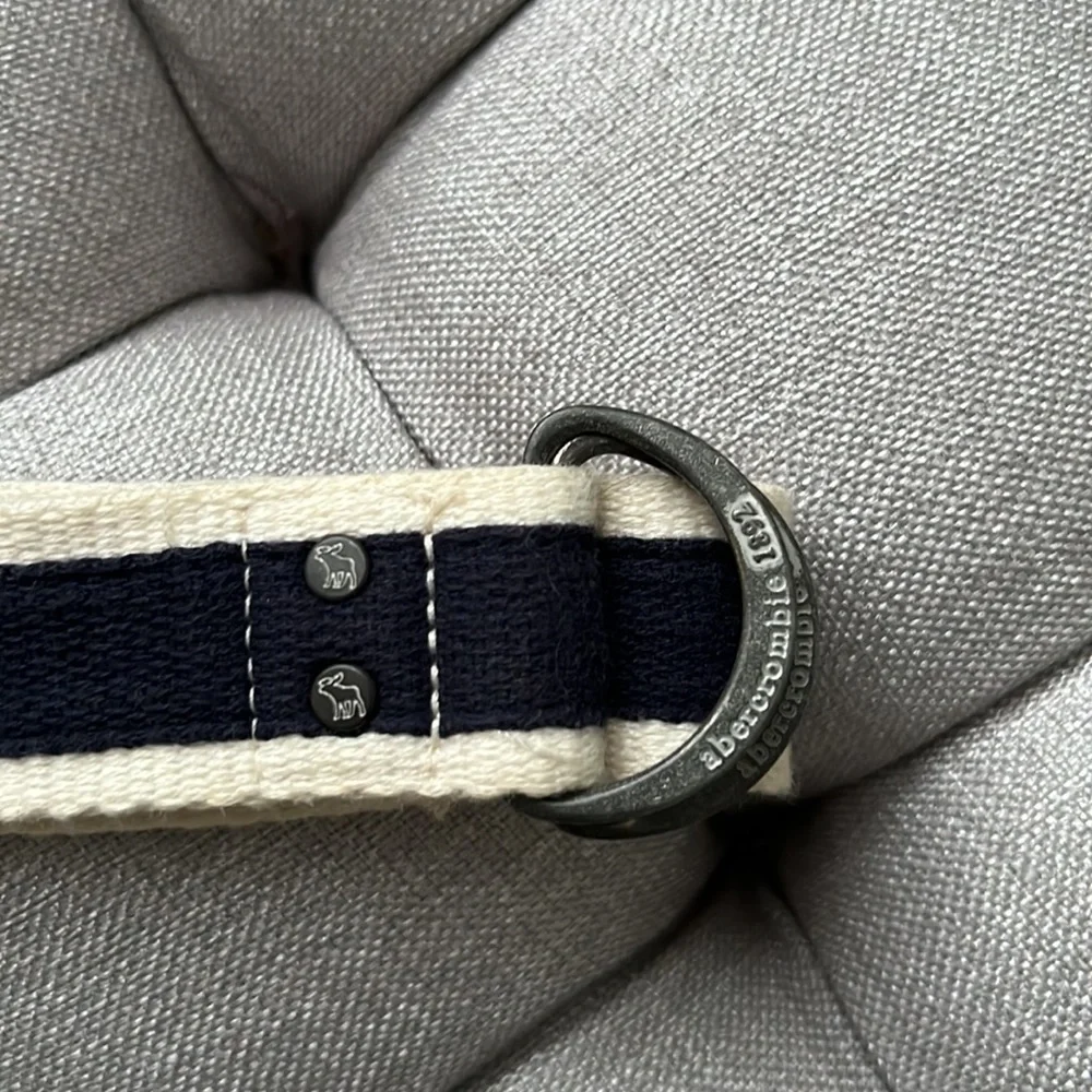 Abercrombie Kids Navy Blue and Cream Moose Logo Belt Girls Size 14